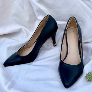Classic black pumps
